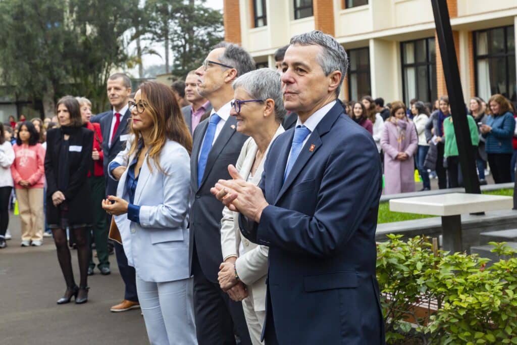 Bundesrat Cassis besucht Schweizerschule in Lima, Peru