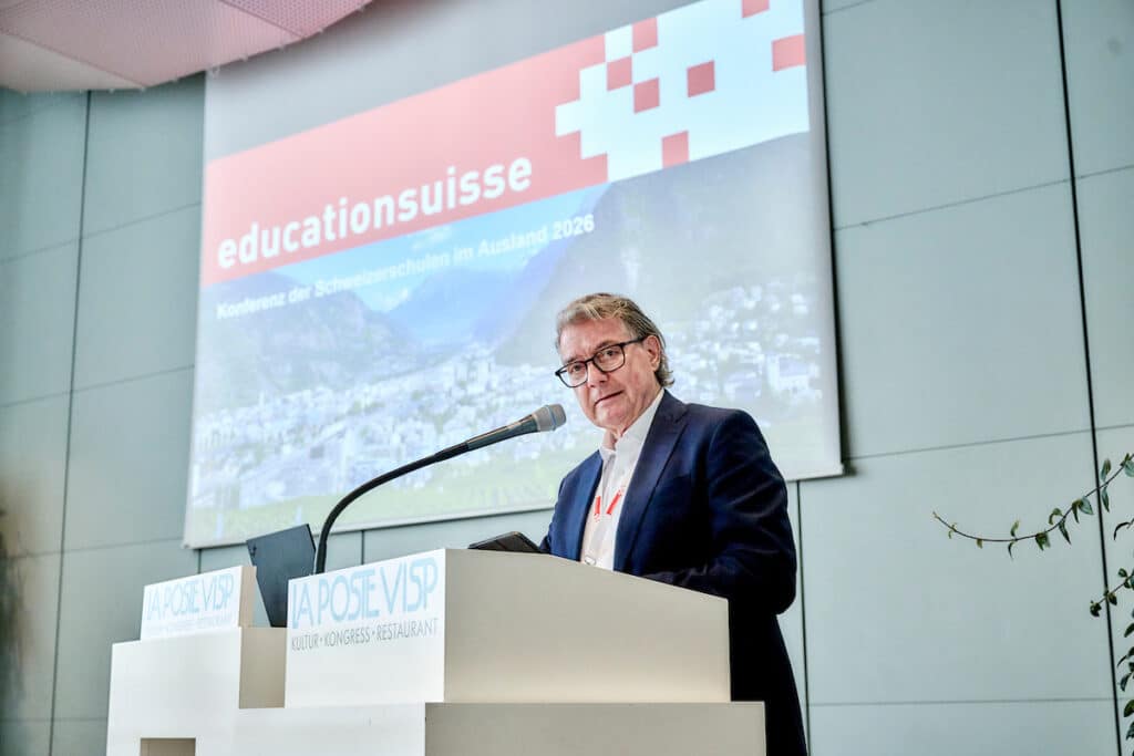 Heinz Rhyn eröffnet die Jahreskonferenz 2026 der Schweizerschulen im Ausland
